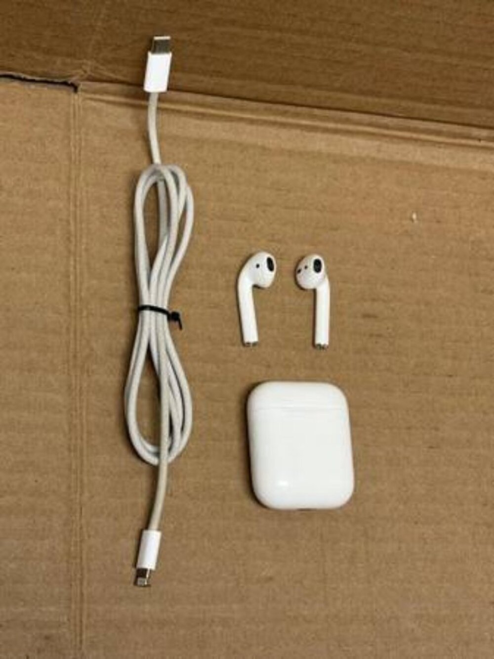 Apple Airpods with Charging Case (Gen1)